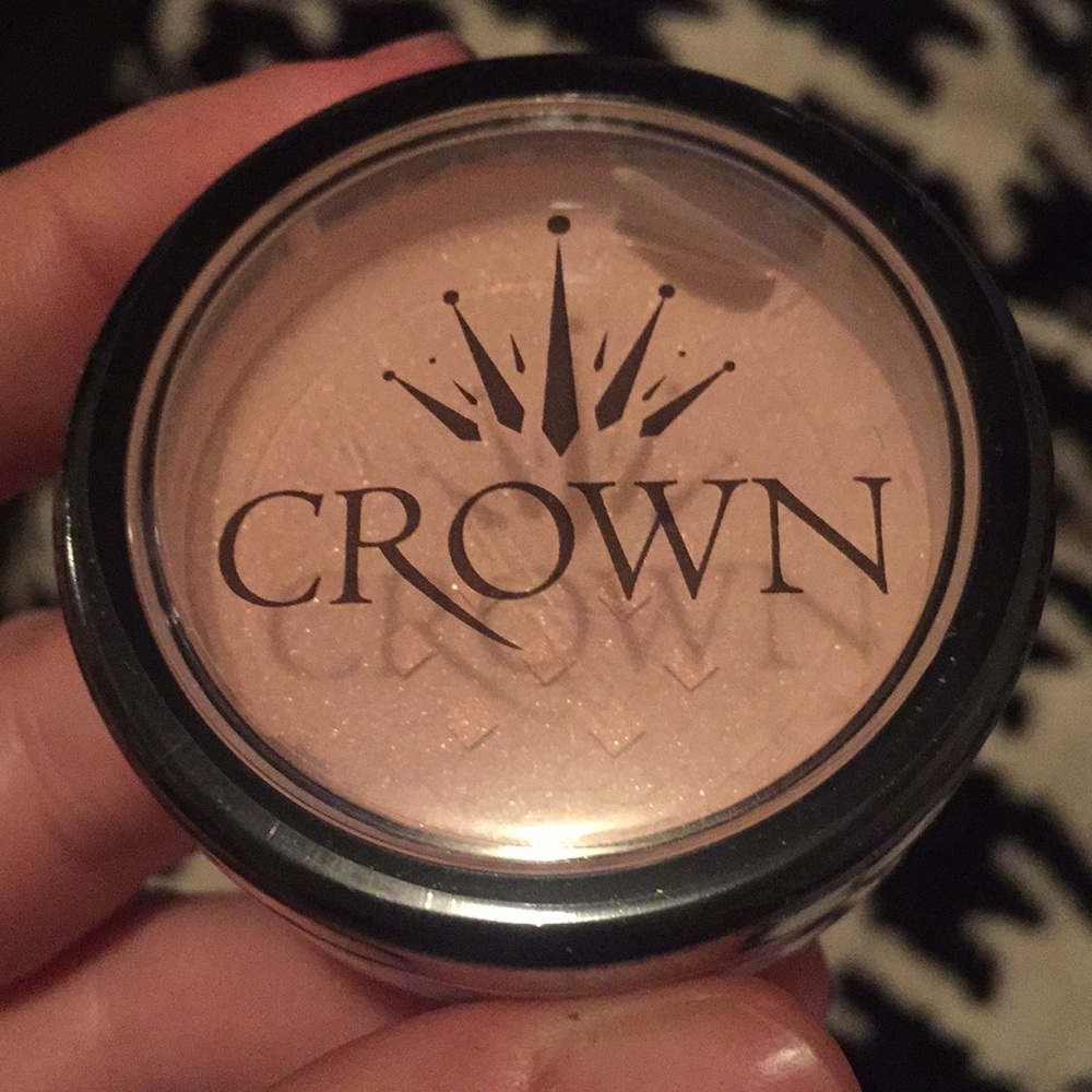 Crown mineral blush new and sealed